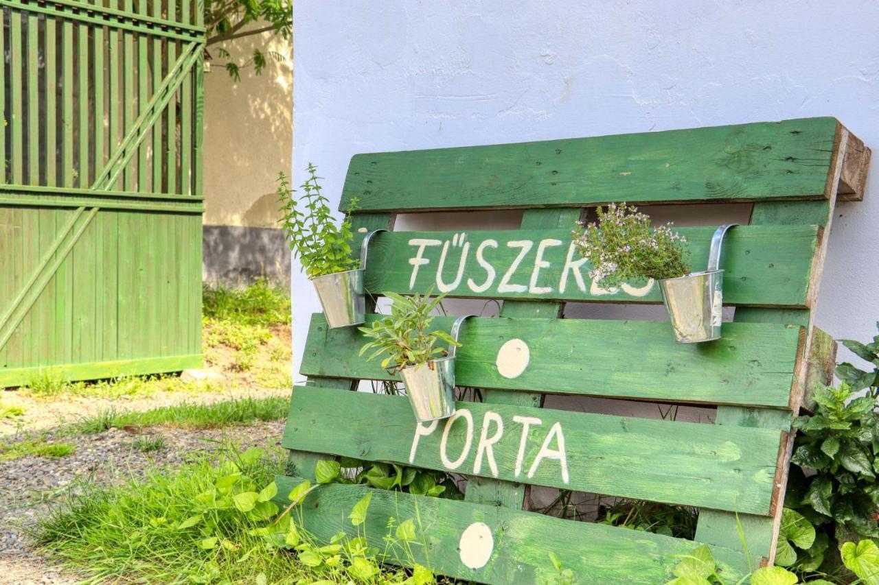 Fuszeres Porta Villa Mihalyfa Екстериор снимка